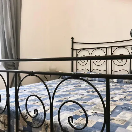 Accogliente Bilocale Situato Nel Cuore Della Citta Genua